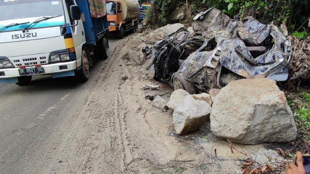 9 Penumpang Bus Pariwisata Tewas Tertimbun Longsor di Sibolangit