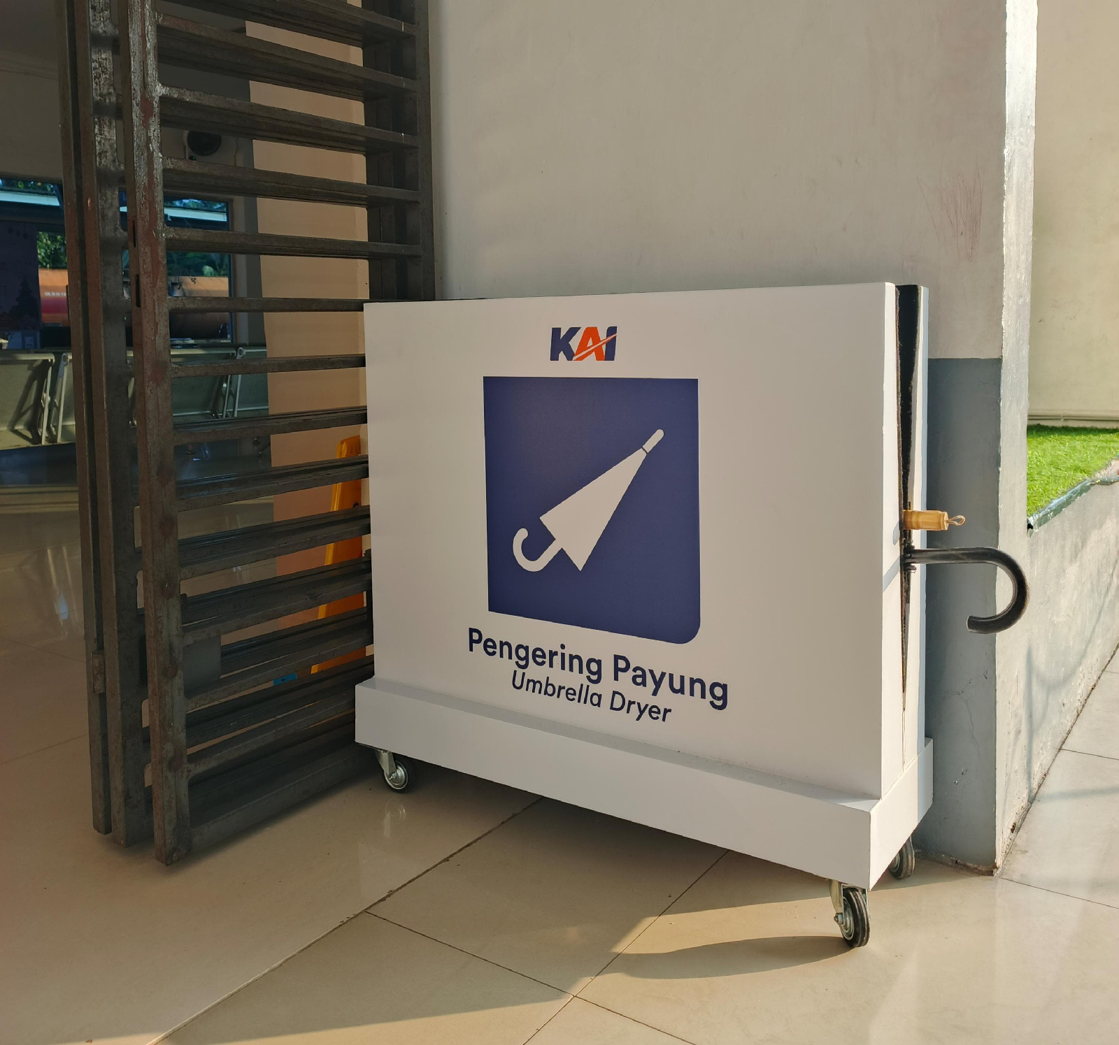 KAI Sumut Tambah Fasilitas Pengering Payung Demi Kenyamanan Penumpang Saat Musim Hujan