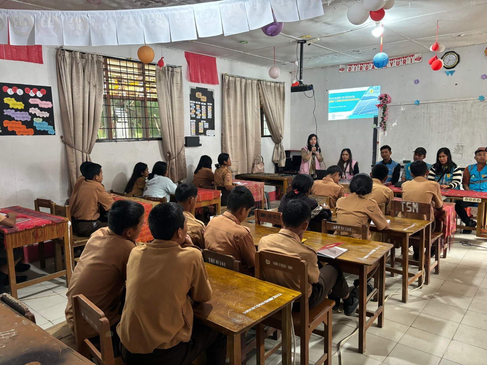 PLN UP3 Sibolga Gelar Sosialisasi Peduli Bahaya Listrik dan PLN Mobile