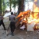 Polda Sumut Bakar Sarang Narkoba dan Judi di Kutalimbaru, 12 Orang Ditangkap