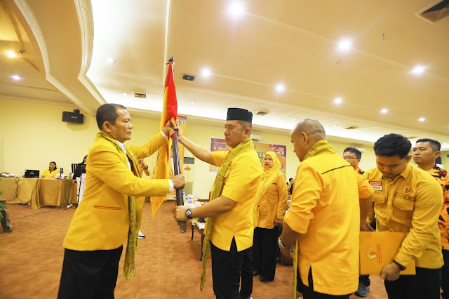 Ormas MKGR Berikan Dukungan Penuh Untuk Pasangan Calon Walikota Pematangsiantar Mangatas Silalahi - Ade Sandrawati