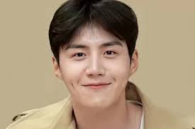 Vakum Selama 3 Tahun dari Variety Show, Kim Seun Ho Muncul di Mukbo Bros 2