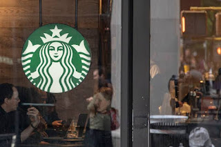 "Queen Of Tears" Dikecam Penonton Atas Munculnya Cangkir Starbucks di Tengah Boikot Global