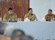 Sekda Sumut saat memimpin rapat penanganan laju inflasi (Poto: Istimewa)