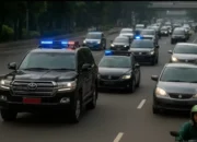 Korlantas Stop Sirene 'Tot Tot Wuk Wuk', Prabowo Ikut Berhenti di Lampu Merah