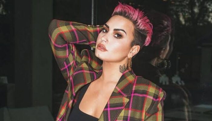 Demi Lovato Gaungkan Panseksual, Apa Bedanya dengan Biseksual?