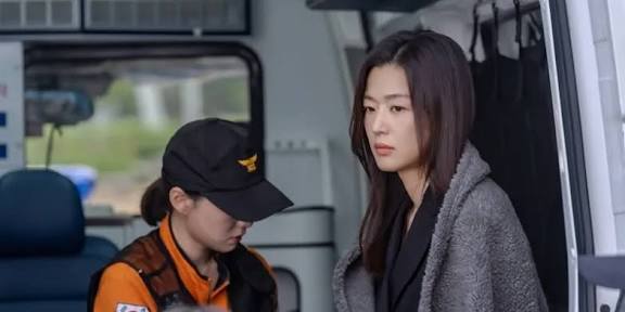 Dialog di Drama Tempest Bikin Jun Ji Hyun Diserang Netizen Tiongkok, Brand Mewah Gercep Tarik Iklan