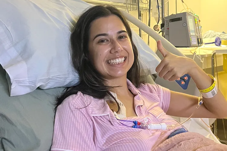 Calon Pengantin Ini Gelar Pernikahan Kilat 12 Jam Setelah Didiagnosis Leukemia Agresif