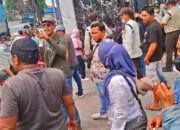 Demo Warga di Depan PT Universal Gloves Ricuh, Wartawan Alami Kekerasan dan Intimidasi