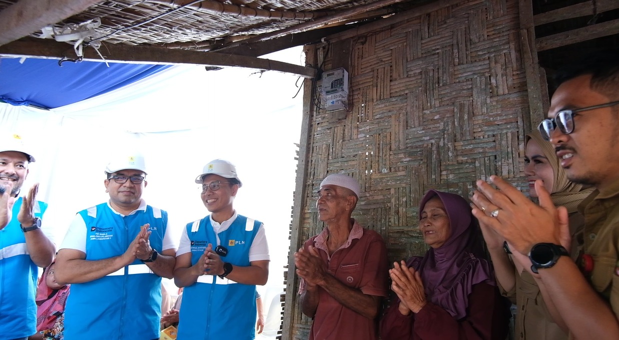 Peringati Hari Listrik Nasional, PLN Sumut Hadirkan Sambungan Gratis untuk 164 Keluarga Kurang Mampu