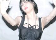 Kerap Dituduh Hamil Luar Nikah, HyunA Pamer Jari Tengah di Konser Singapura