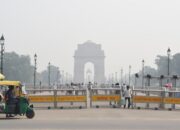 Setelah Malam Diwali, Langit Delhi Diselimuti Asap, Kualitas Udara Anjlok ke Level 'Sangat Buruk'