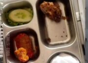 Ratusan Paket Menu Makan Bergizi Gratis SMPN 3 Medan Berbau Busuk