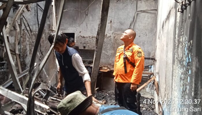 Rumah Hakim Khamozaro Waruhu yang Tangani Korupsi Jalan di Sumut Terbakar 
