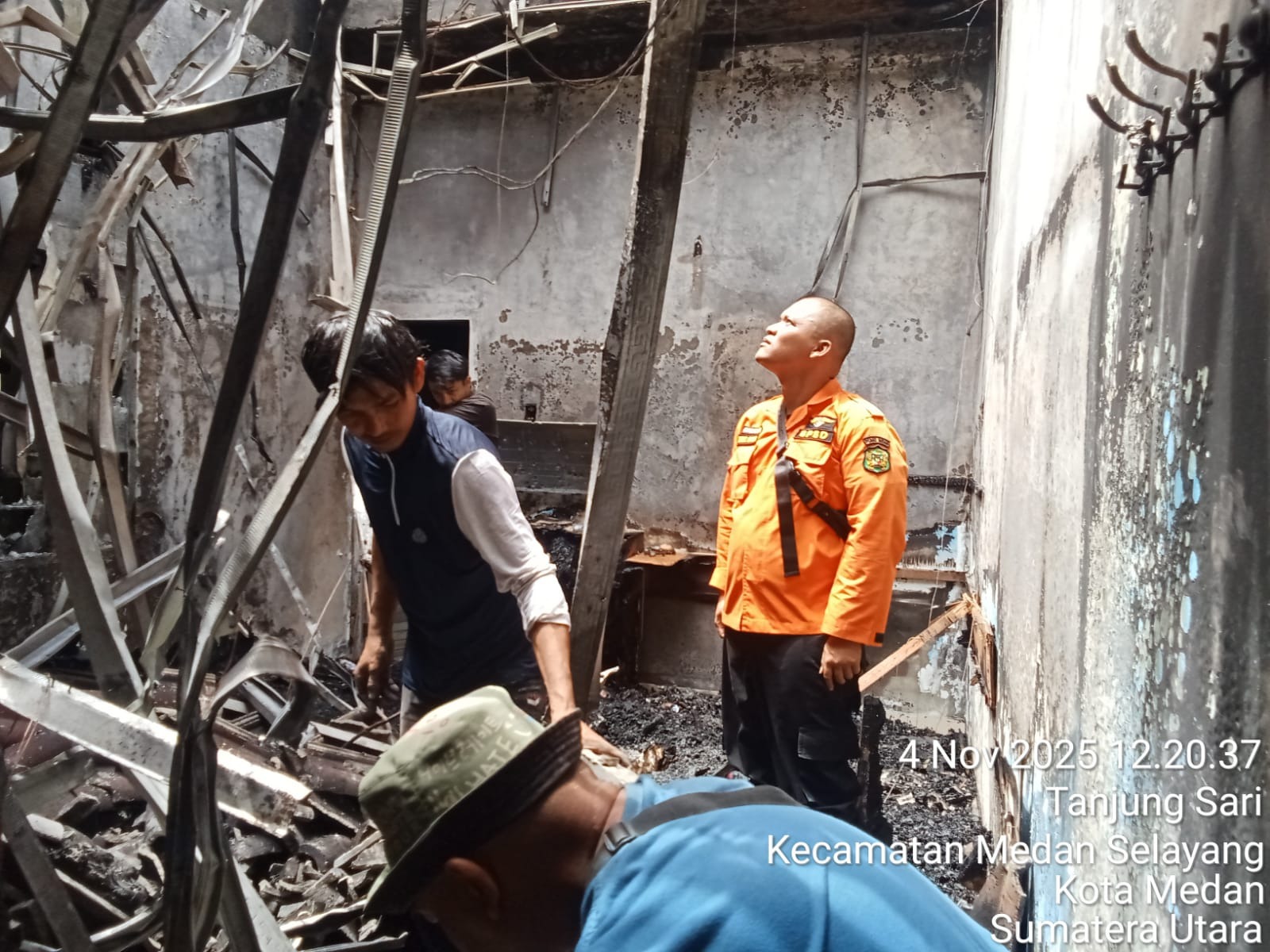 Rumah Hakim Khamozaro Waruhu yang Tangani Korupsi Jalan di Sumut Terbakar