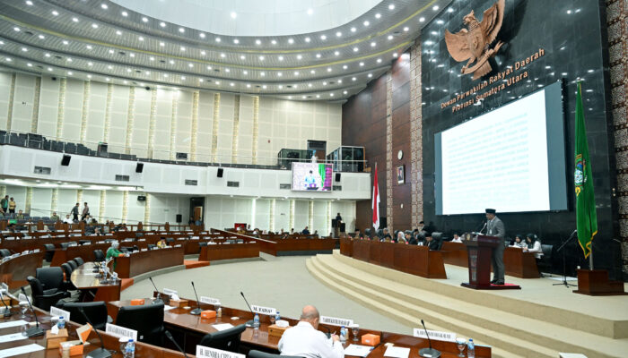 Bobby Nasution Serahkan Ranperda APBD Sumut 2026, Fokus Lima Prioritas Pembangunan